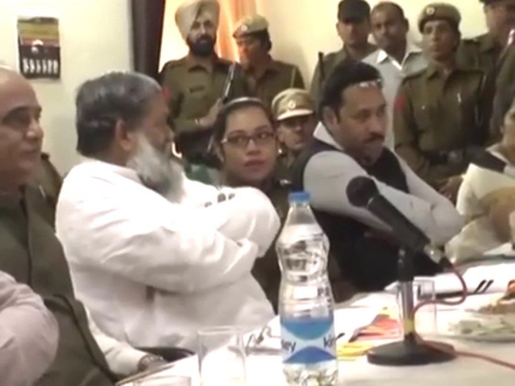 [Watch] SP Sangeeta Kalia Transferred For Arguing With Haryanas Health-Minister Anil Vij