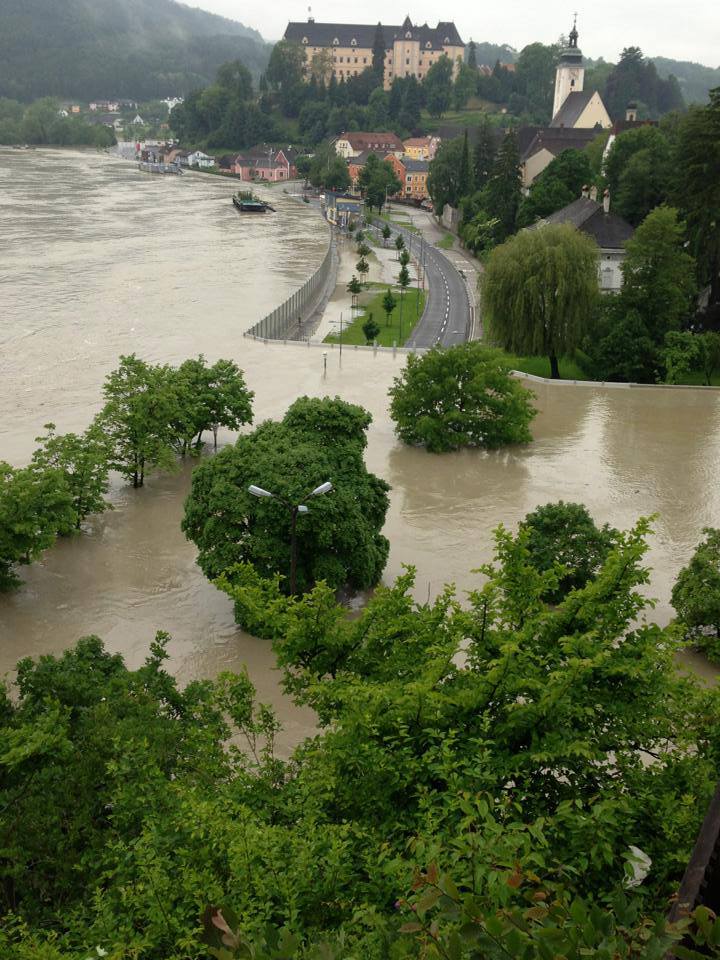 An Amazing Feat Of Engineering : The Mobile Flood Walls In Austria Keeps Everyone Safe From Floods