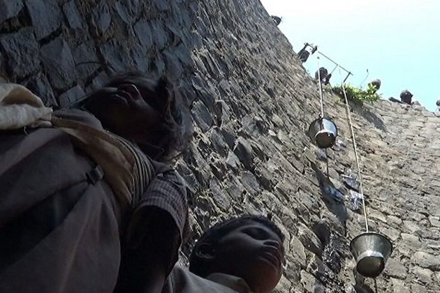 Water Crisis On The Rise: Children Risk Their Lives To Get Drinking Water In MP