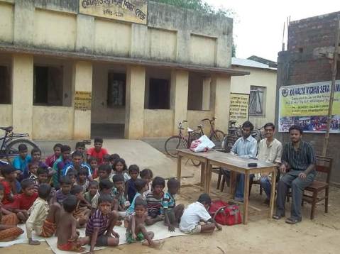 This IIT Kharagpur Graduate Left His High-Paying Job To Educate Children In Rural Areas
