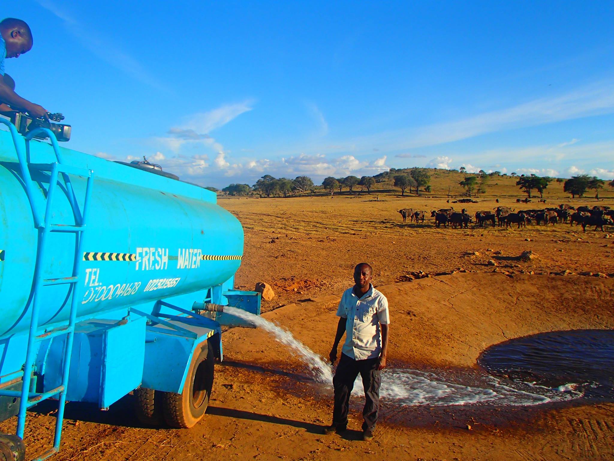 The Waterman Who Delivers Water To Wild Animals Every Week In Parched National Park Of Kenya