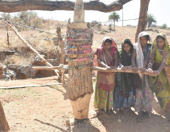 Barrenness Snatched Happiness From A Family; Four ‘Bahu’ Dug A Well In Desert Land