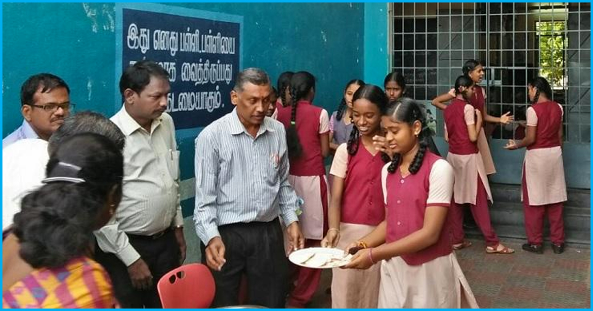 Tamil Nadu: This Govt School Teacher Feeds 120 Students Daily From His Own Salary