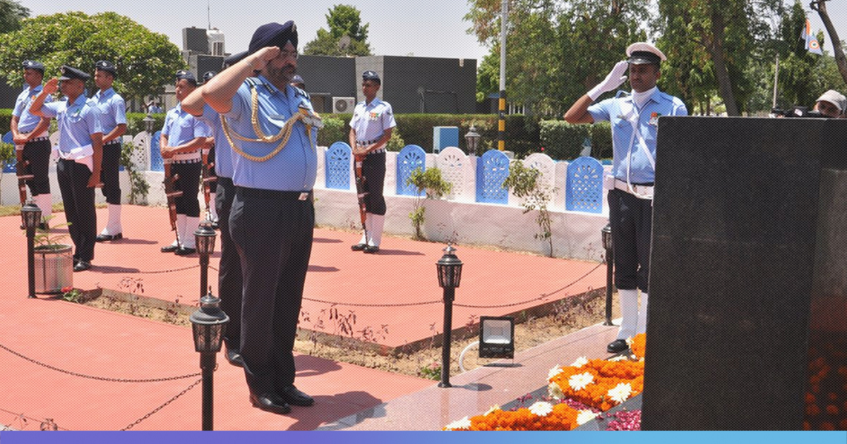 [Watch] Air Chief Marshal Leads Missing Man Formation To Pay Tribute To Kargil Martyr