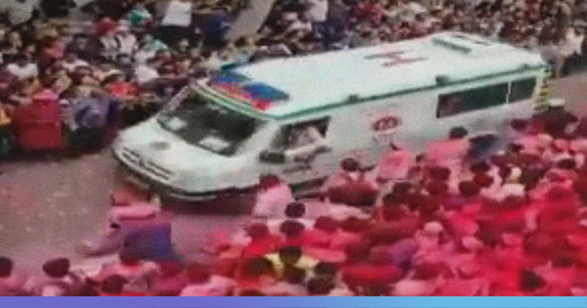 Watch| Devotees Make Way For Ambulance During Ganpati Visarjan, Win Heart On Internet