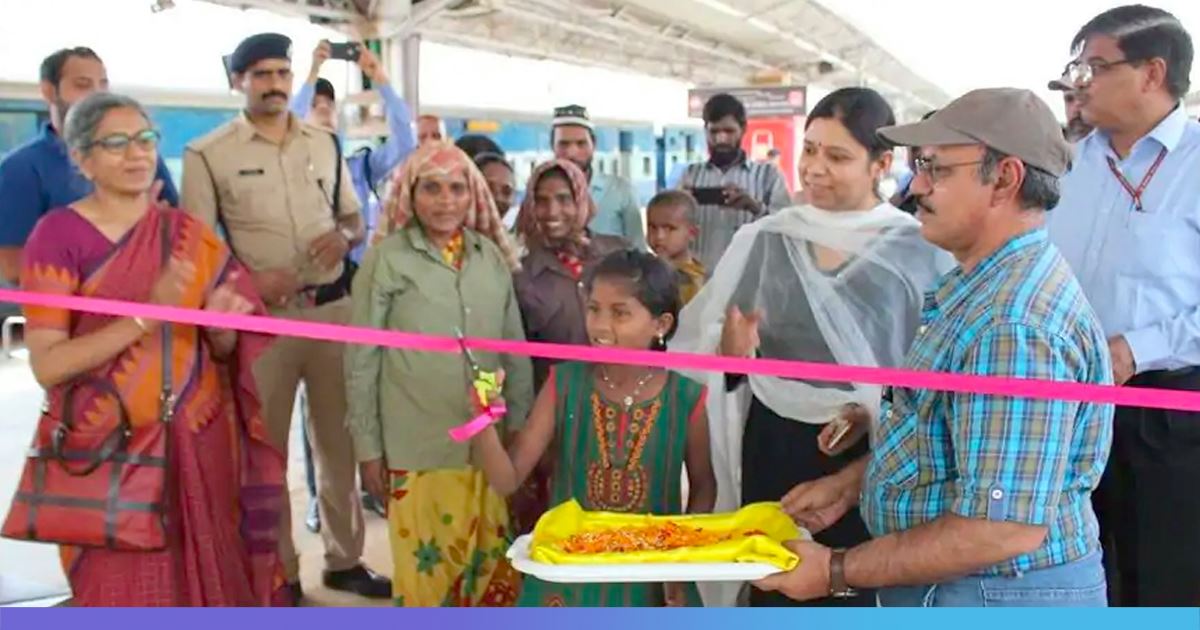 Bengaluru: South Western Railway Makes Labourers Daughter Inaugurate Escalator, Garners Praise