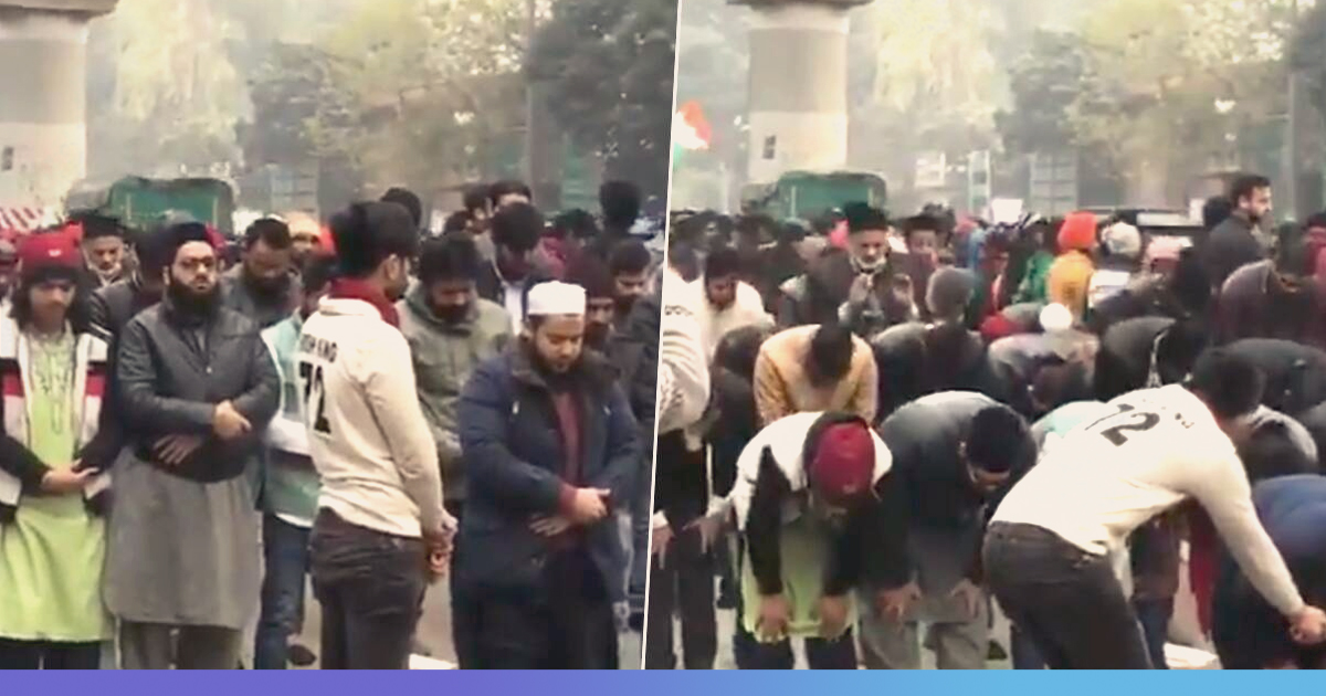 [Watch] Hindus, Sikhs Form Human Chain While Muslims Read Namaz During Anti-CAA Protests