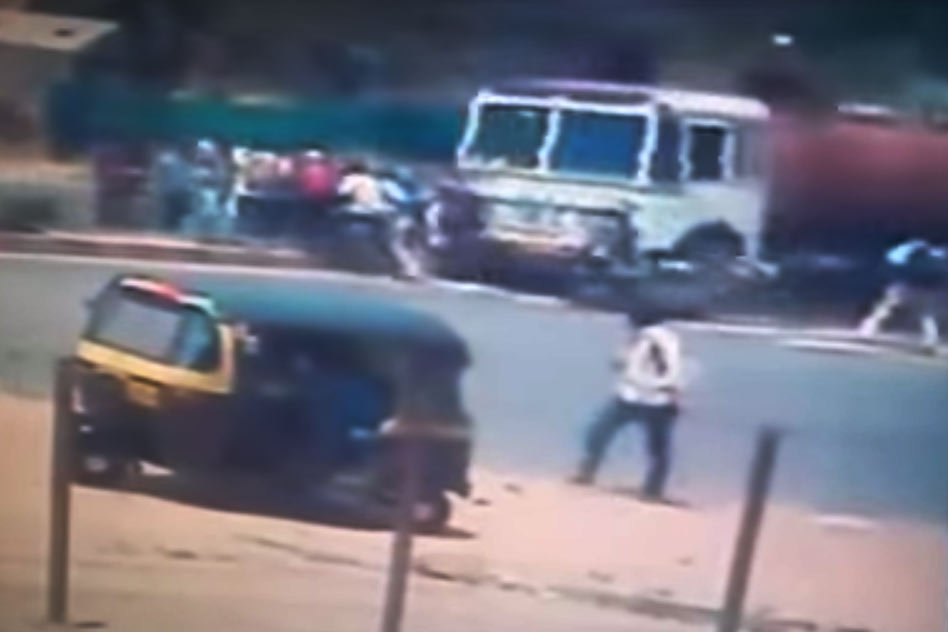 Video: Water Tanker Runs Over The Pedestrians, Two Killed