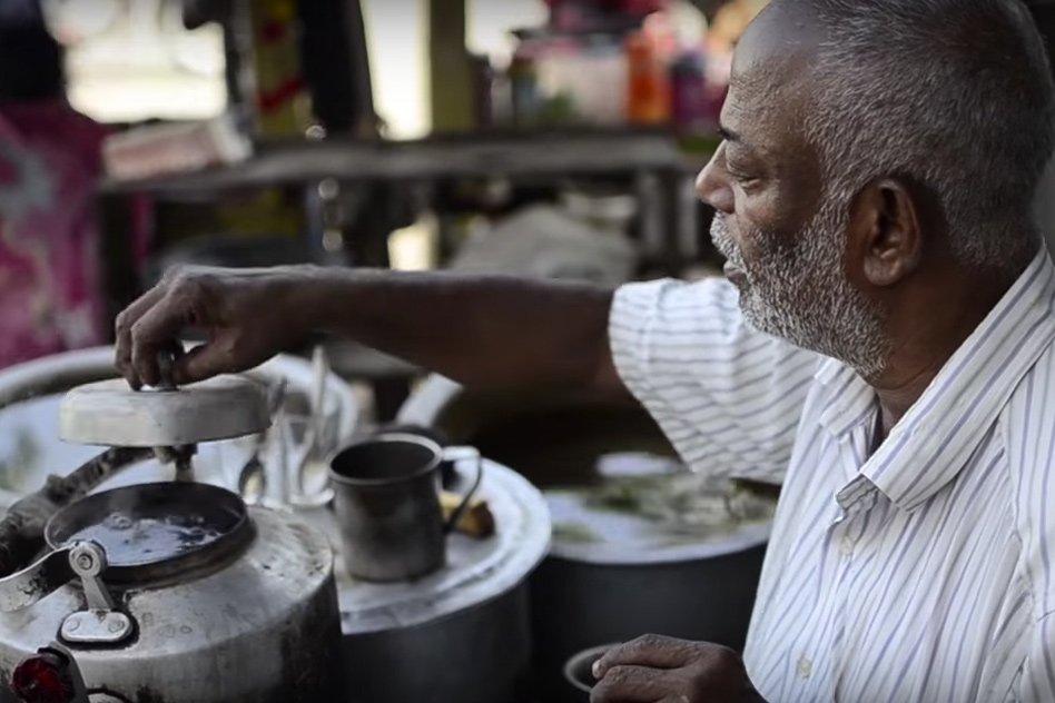 [Watch] The Story Of A Chaiwalla From Cuttack Who Is Changing Lives Of 70 Underprivileged Children