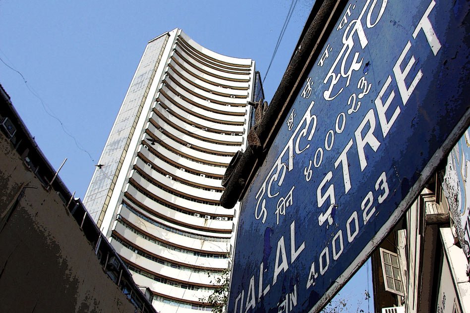 Sensex Crashes: 7 Lakh Crore Of Investors Wealth Wipes Out, Rupee Sinks To 66.74