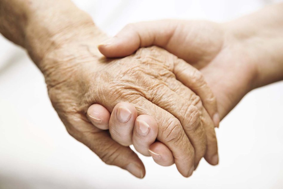 Alzheimer: Know The Symptoms And How You Can Lend A Helping Hand To A Patient