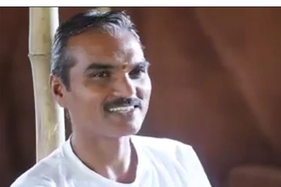 [Watch] This Corporate Man Who Works In A Gowshaala, Tells The Bitter Truth About Indians