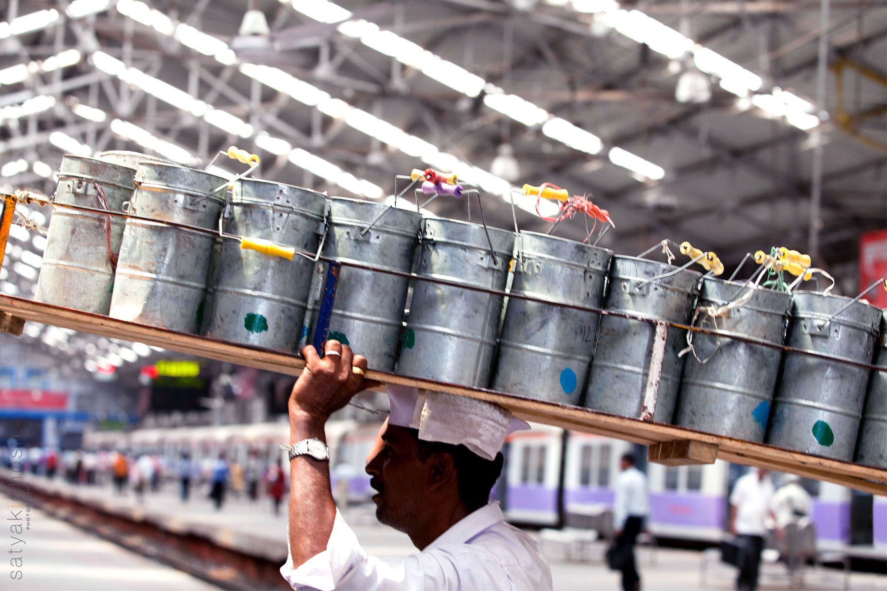[Watch/Read] Crusading Against Hunger, Mumbai Dabbawalas Come Up With Roti Bank