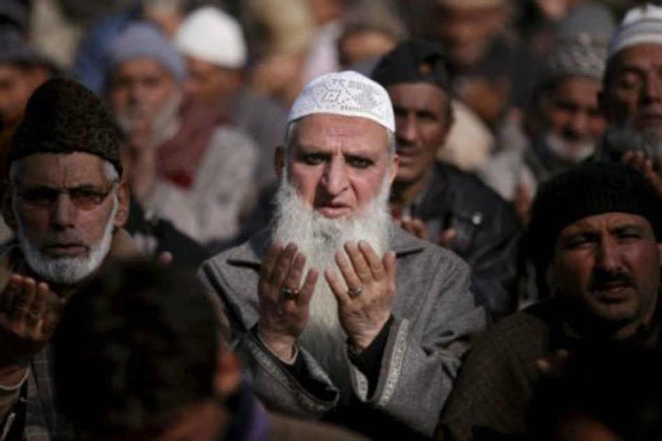 Heartwarming: Muslims Perform Last Rites For An 84-Year-Old Kashmiri Pandit