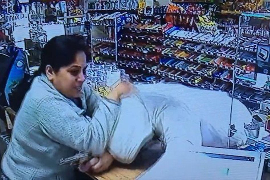 [Watch] Brave Bhumika Patel Fights Off An Armed Robber With Bare Hands