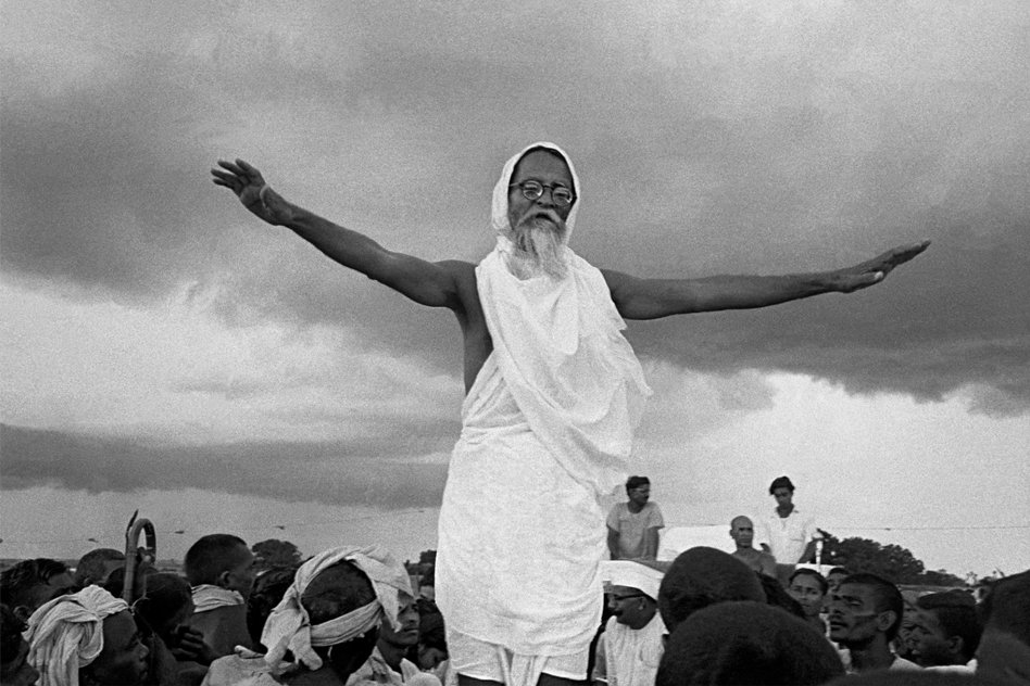 Vinoba Bhaves Bhoodan Movement - How He Made The Rich To Donate Their Land To The Landless People