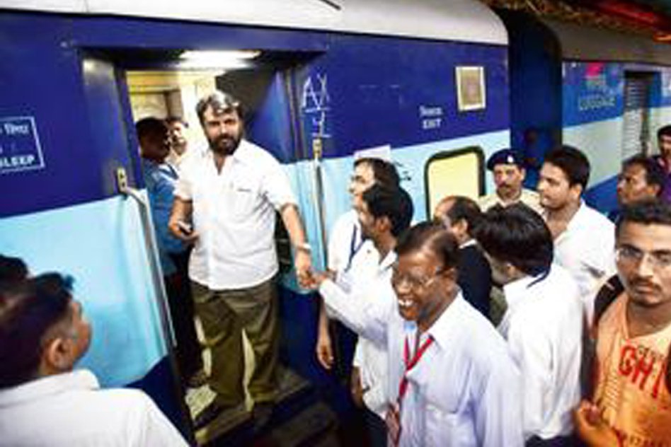 Abuse Of Power: Shiv Sena MLA Holds Express Train For An Hour, To Get A Berth Of His Choice