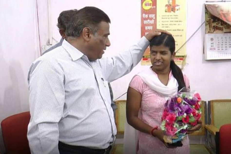 Visually Impaired Tribal Girl Bags A Job In Bank, Returns Rs 10000 Given By Collector For Her Studies