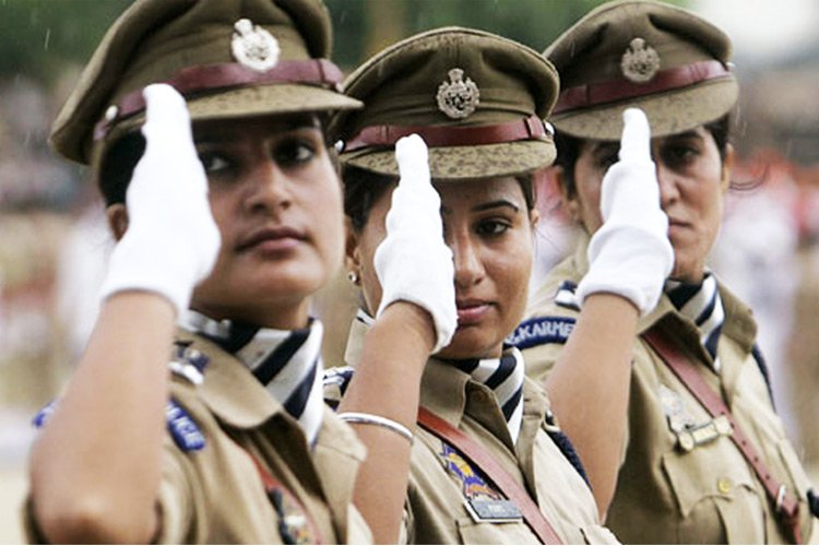 Safer Travel For Women In Delhi Metro, Thanks To The All-Women CISF Combat Squad
