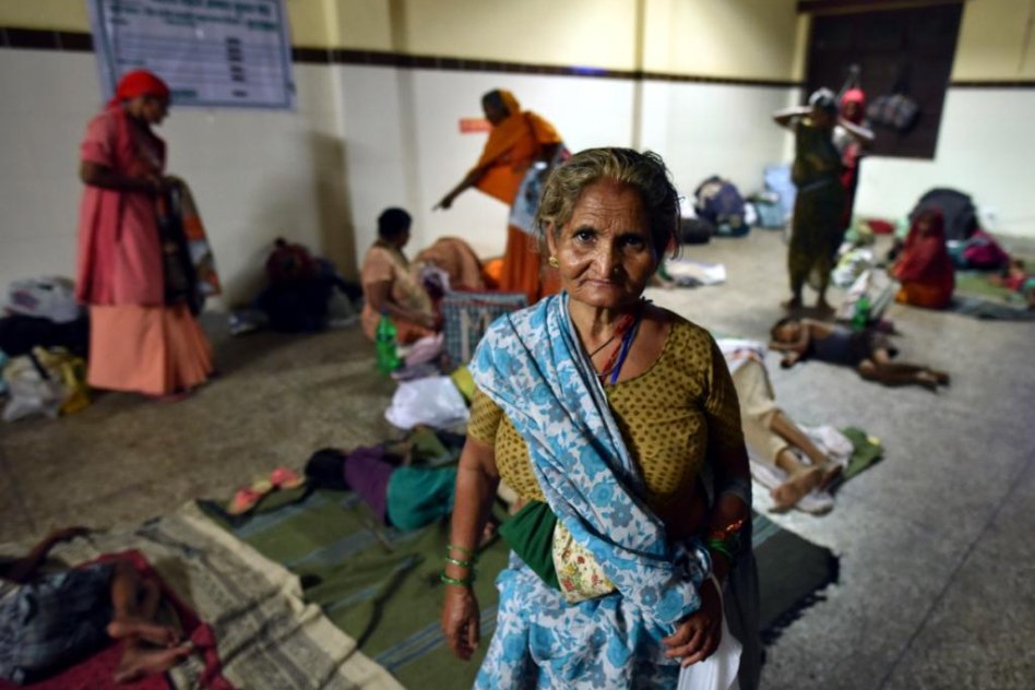 At 68, This Woman Travels Over 400 Km Every Week To Beg In The Capital City And Pay Her Debt