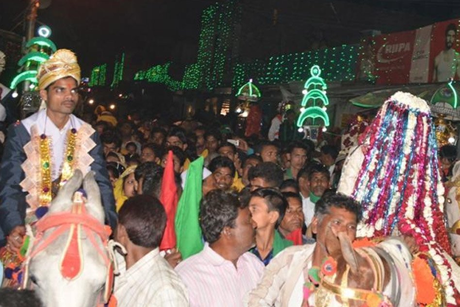 8000 Villagers Organise Mass Marriage Of 10 Couples From Hindu And Muslim Community