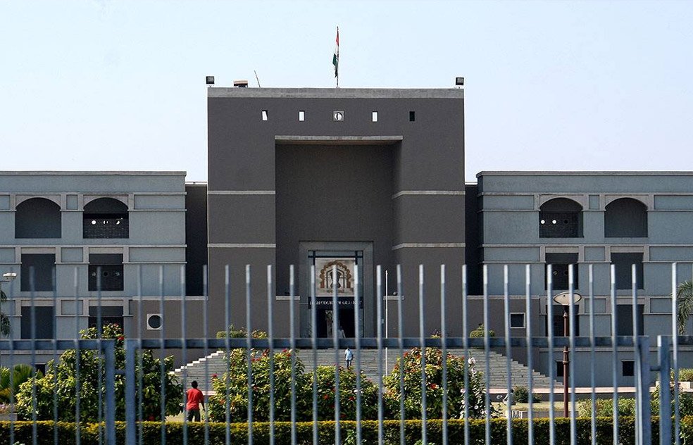 Woman Files Case Against Everyone In Her Husbands Family Under Section 498A; Gujarat HC Rejects It