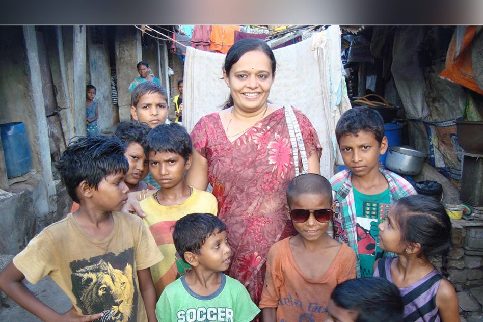 A Teacher In Surat Who Teaches Over 1200 Slum Students For Free !
