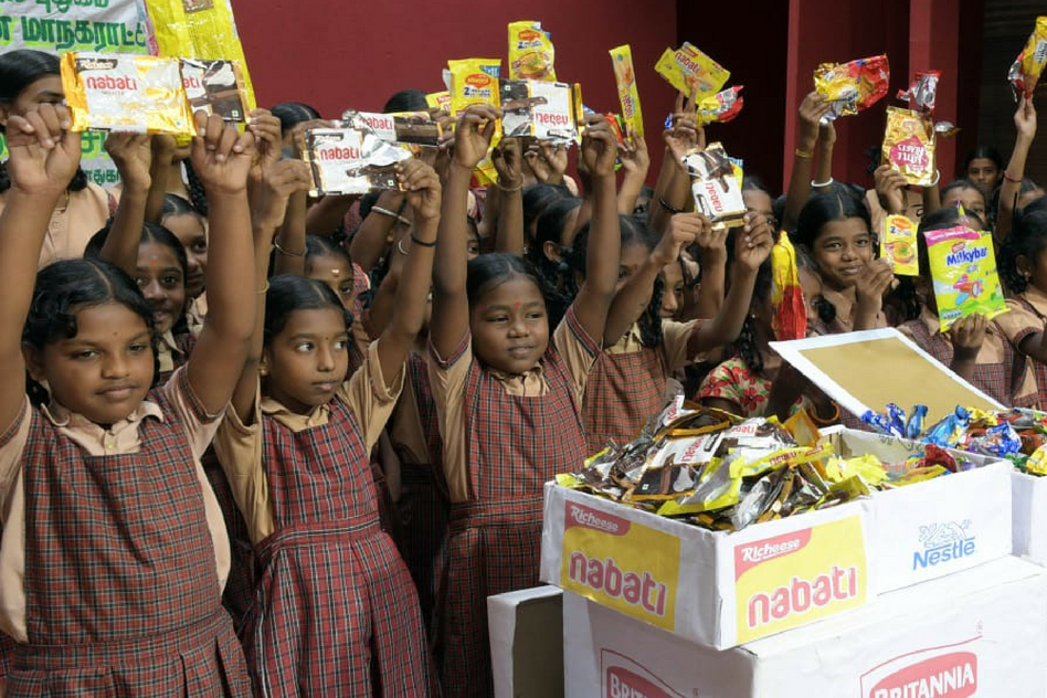 TN: Schoolgirls Collect And Send 20,000 Plastic Wrappers Back To Their Respective Manufacturers