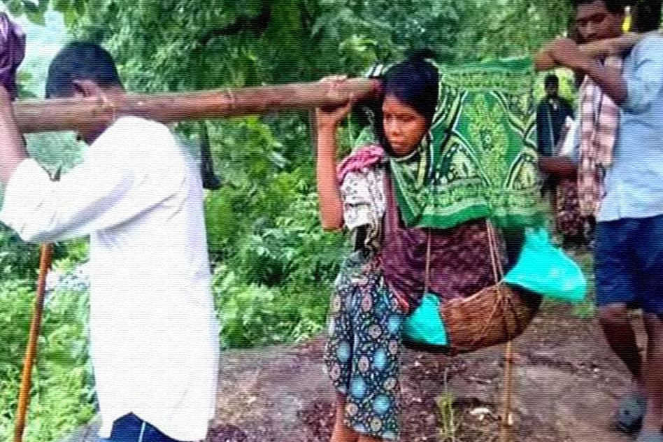 AP: No Road, Woman Carried On A Makeshift Stretcher For 12 Km After Miscarriage