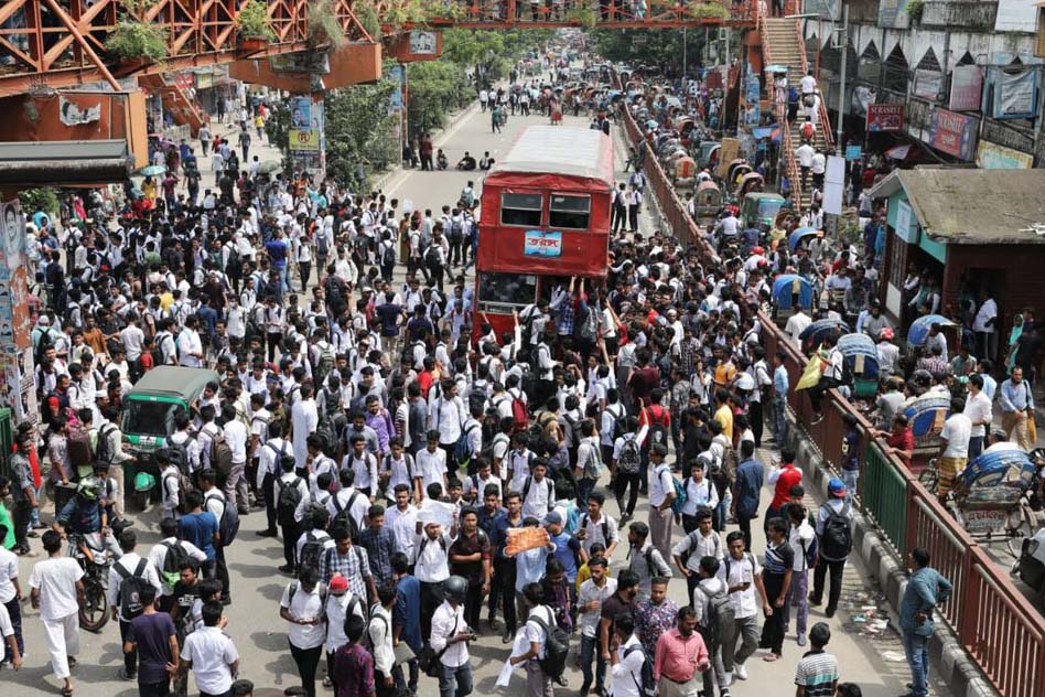 Angered By A Bus Killing Two Fellows, Student Protests In Dhaka Enters Sixth Day, Issue ‘9 Point Demands To Seek Immediate Action