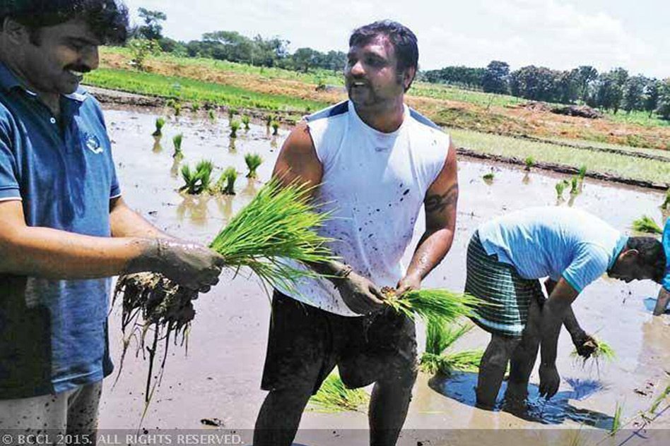 A Software Developer Left His Lavish Life In San Jose To Help Distressed Farmers In Mandya