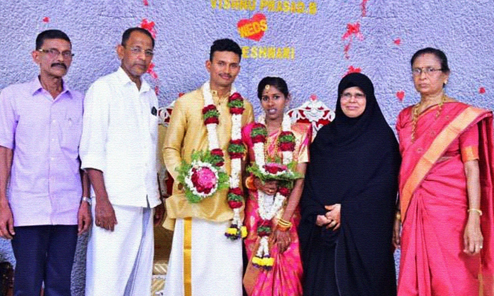 Kerala Muslim Couple Adopted Daughter Wedding