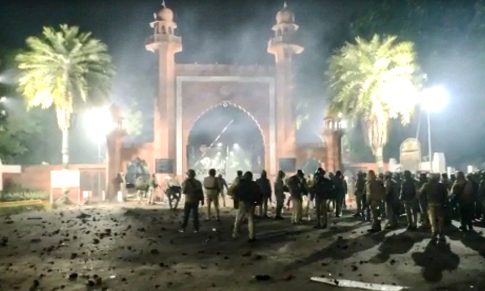 AMU Violence: Allahabad High Court Directs UP Police Chief To Act Against Officers Who Caned Students, Broke Vehicles