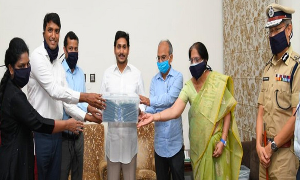 Andhra Pradesh: 40,000 Women In Self Help Groups Stitch Affordable Masks At Rs 3.5 Each