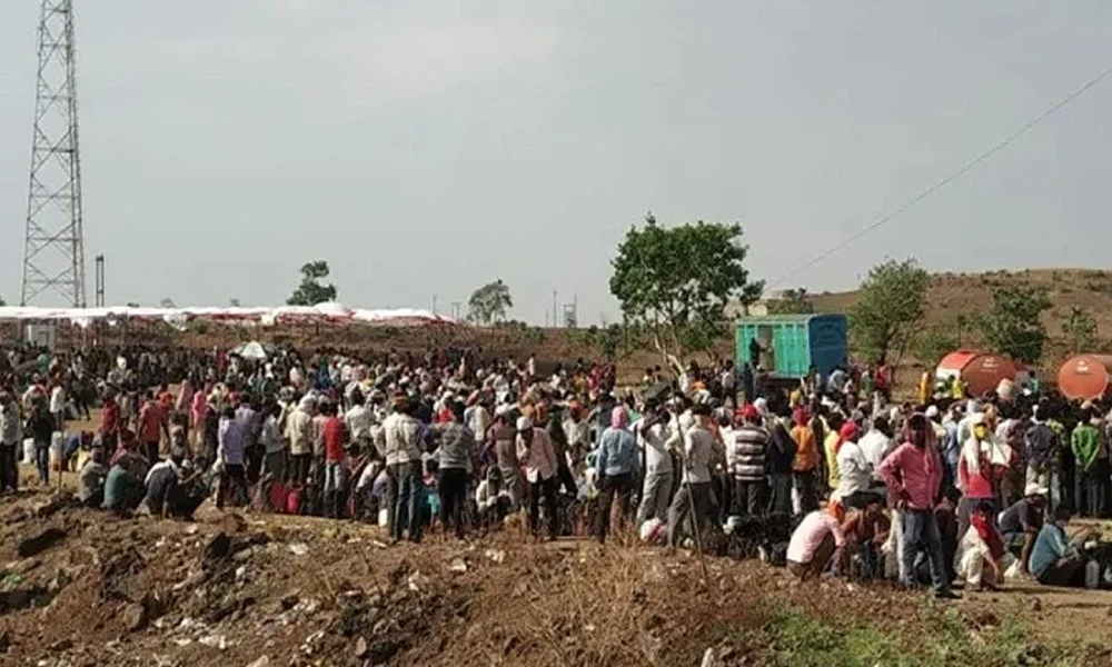 Migrants Near Madhya Pradesh-Maharashtra Border Protest Over Food, Throw Stones At Cops