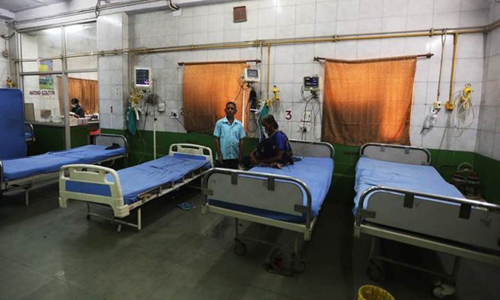 Only 8 ICU Beds For COVID Patients Vacant In Seven Private Hospitals In Delhi, 237 Beds Vacant In Government Hospitals