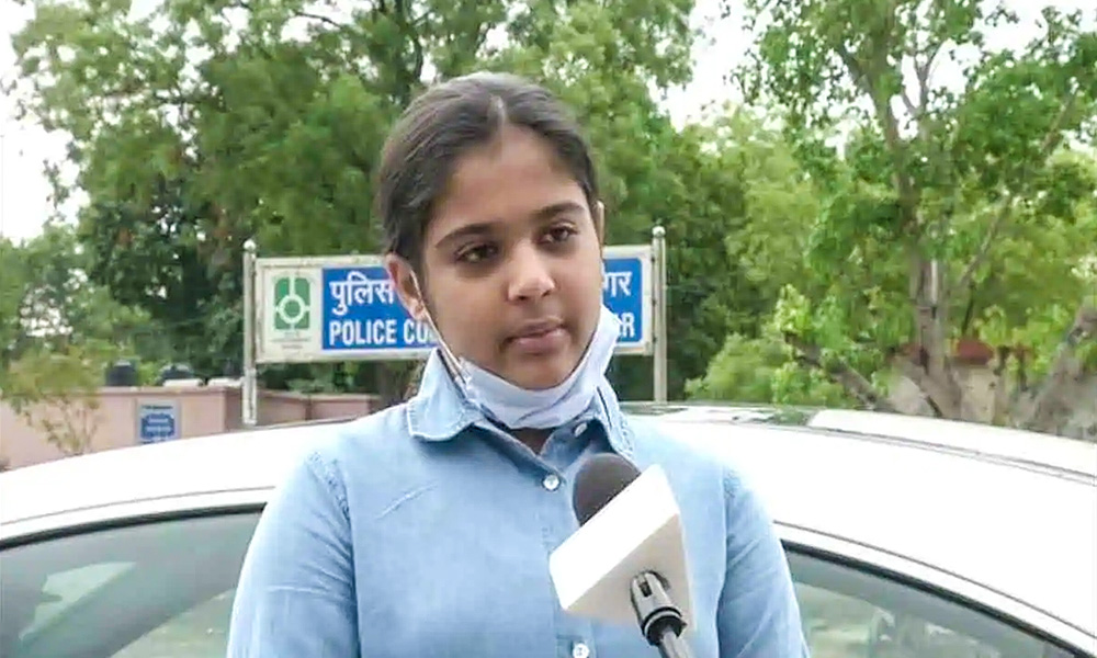 12-Yr-Old Noida Girl Pays Rs 48,000 For Three Migrants Airfare From Piggy Bank Savings