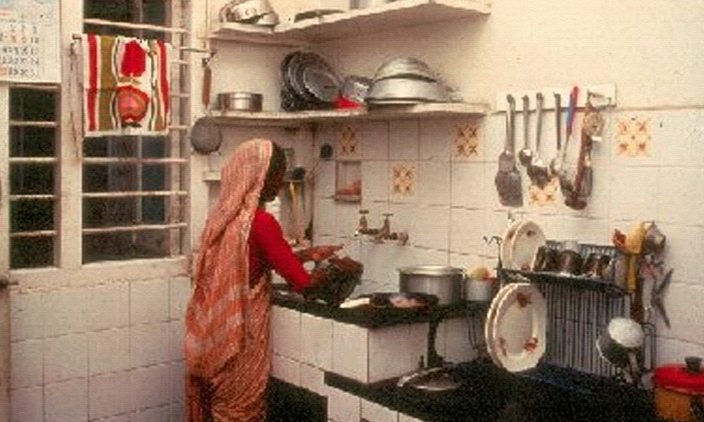 Unpaid, Discriminated, Domestic Helpers Across India Await Govt Help Amid Lockdown