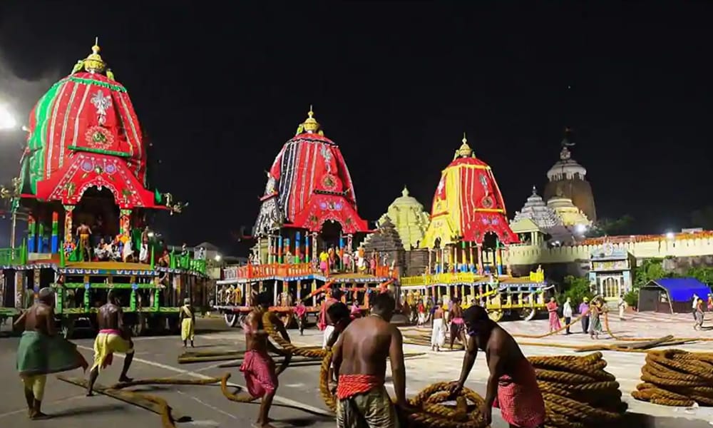 After Supreme Courts Nod, Jagannath Rath Yatra Commences Without Devotees Amid COVID-19 Curfew