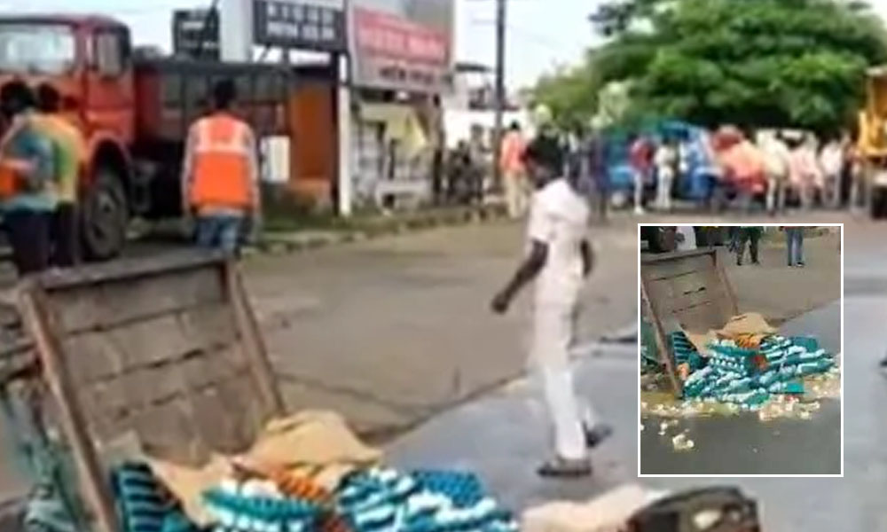 Indore: 14-Yr-Old Egg Seller Refuses To Pay Rs 100 Bribe, Civic Body Officials Overturn His Cart