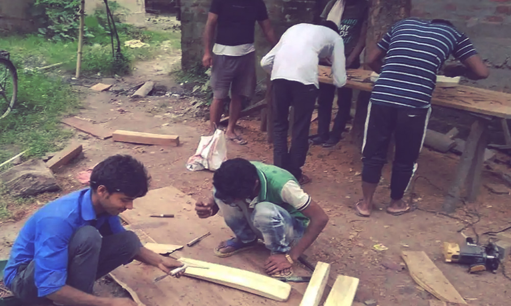 Bihar Migrant Workers Set Up Bat Manufacturing Unit, Plan New Innings Amid COVID Crisis