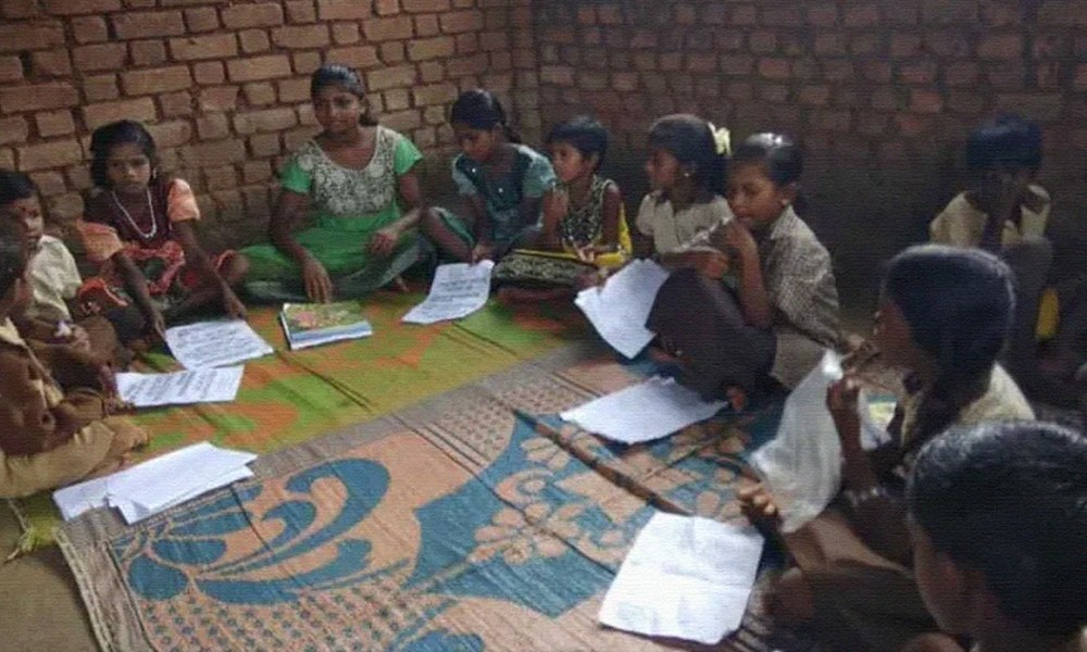 School Teacher Uses Currency Notes, Colour Pencils To Teach Students In Village Near Mumbai