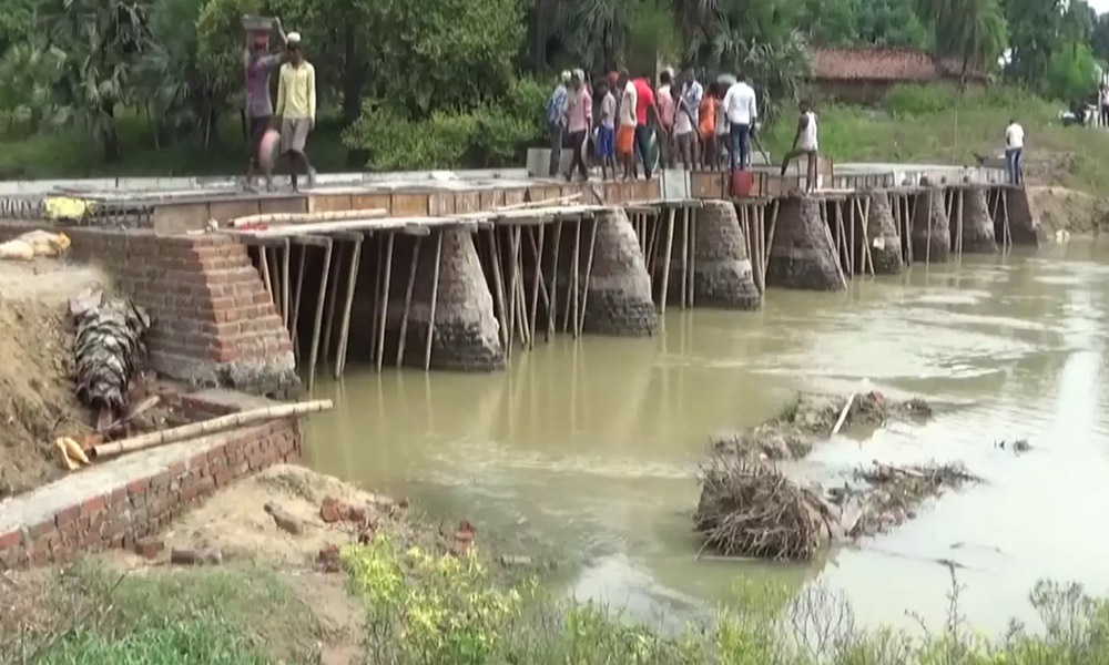 Atmanirbhar Bihar Villagers Construct Bridge Through Donations After Facing Government Apathy For 30 Years