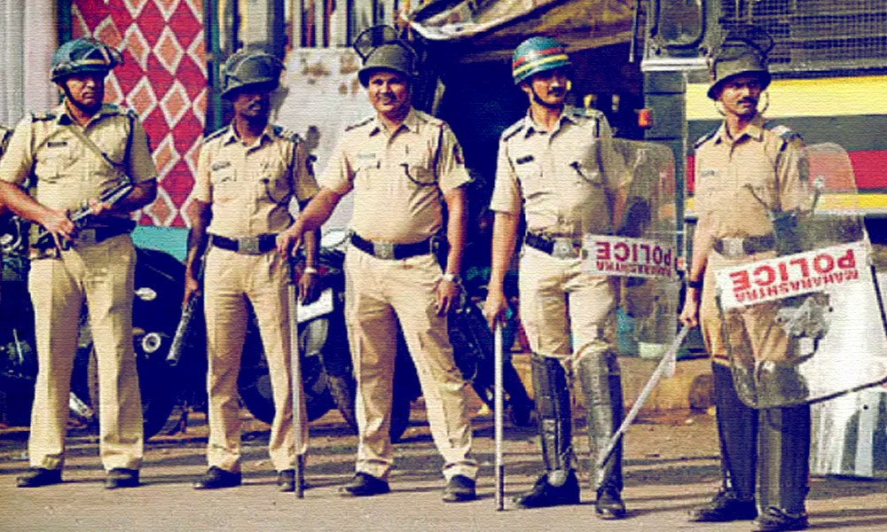 Cop Dragged On Bonnet Of Speeding Car For Half Kilometre In Nagpur