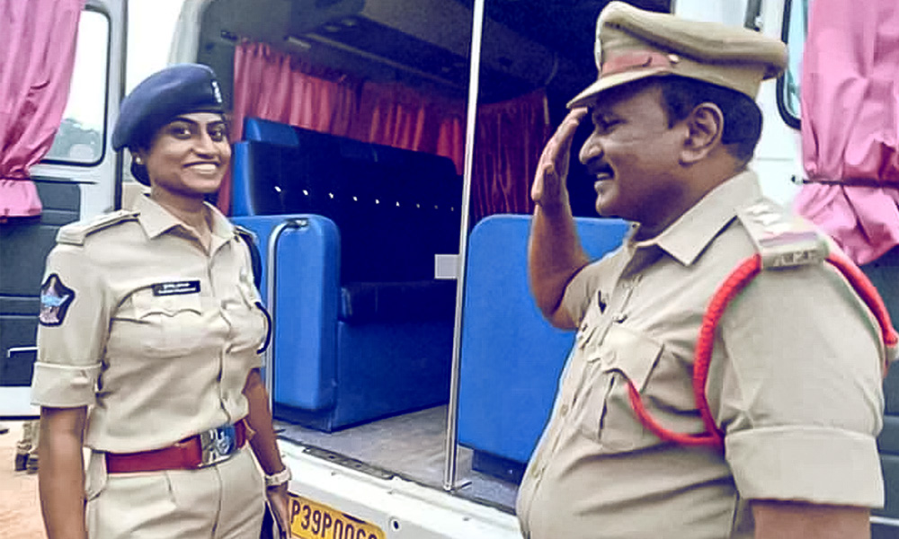 Photo Of Proud Father On Duty Saluting His DSP Daughter Goes Viral