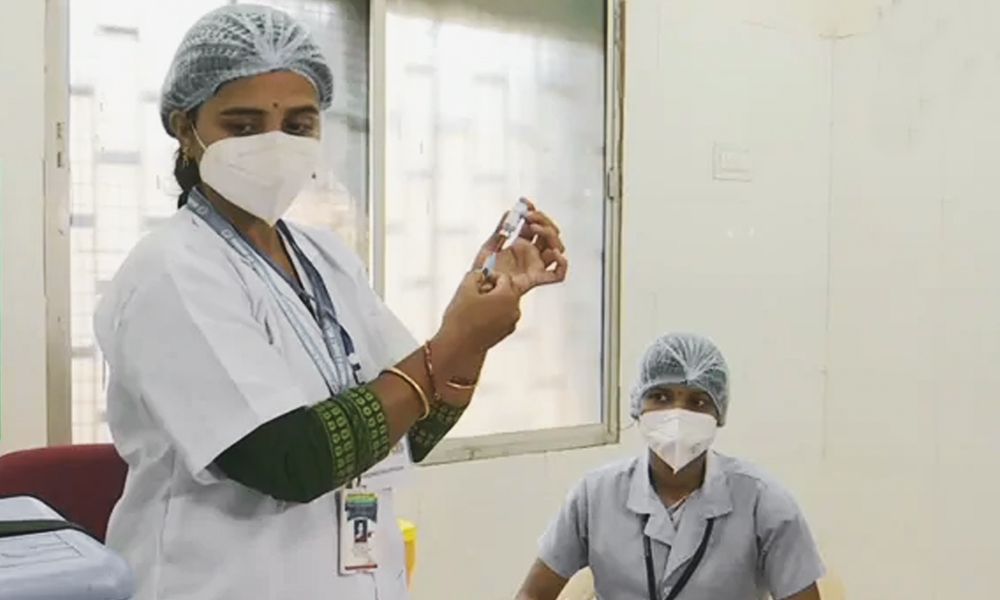 Karnataka: Resident Doctors Demand Choice Of COVID-19 Vaccine Before Vaccination