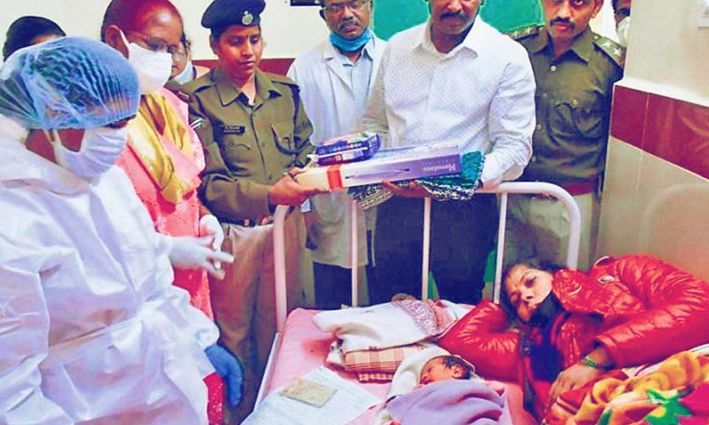 Telangana: Cops Turn Good Samaritans For Pregnant Women Who Went Into Labour On Train