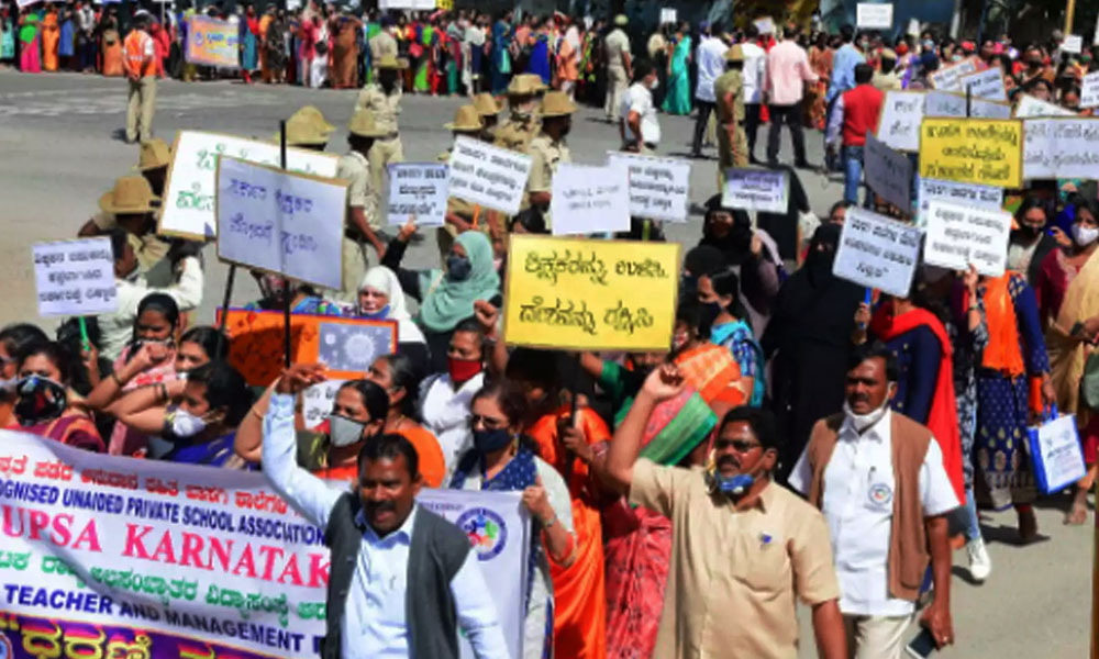 Bengaluru: Thousands Of Private School Teachers Protest Karnataka Govts 30% Fee Cut
