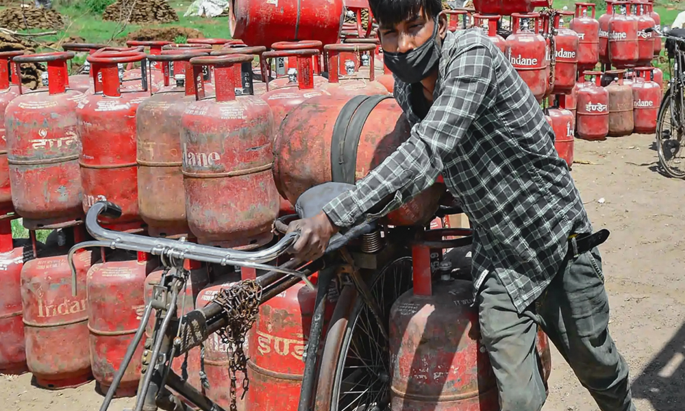 Cooking Gas Cylinder Prices Increased By ₹25, Third Hike In February