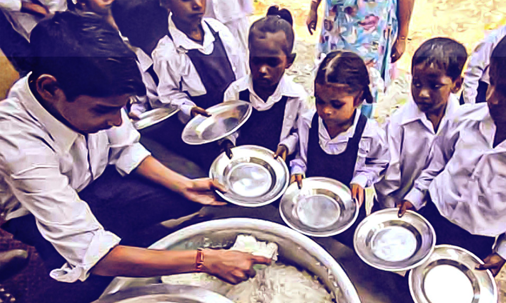 Karnataka: 2.1 Lakh Government School Kids Dont Get Breakfast At Home, Milk Given In School Is First Meal